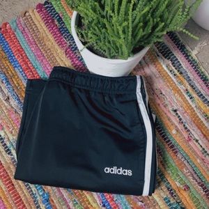 ✨Adidas pants✨